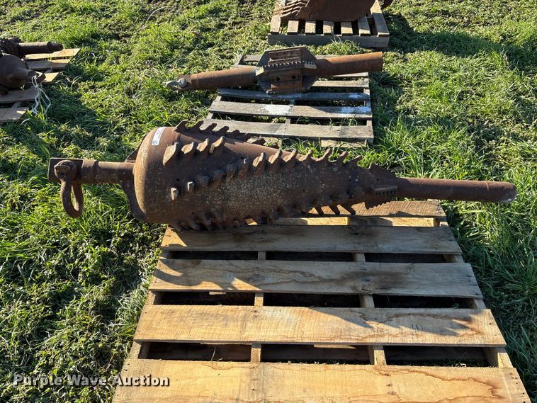 image for item FB3283 18