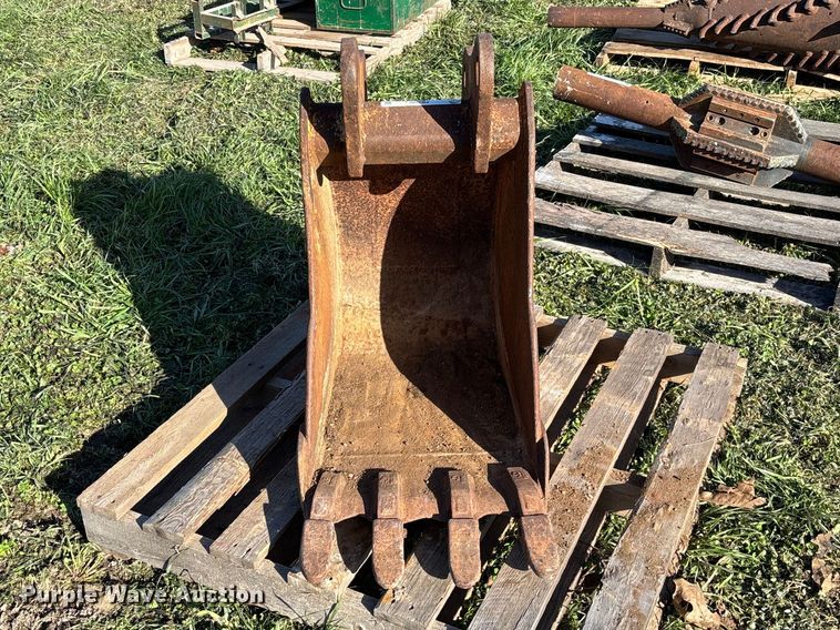 image for item FB3286 18