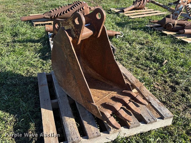 image for item FB3286 18