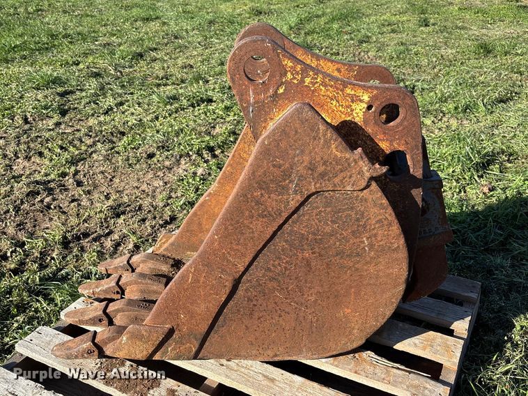 image for item FB3286 18