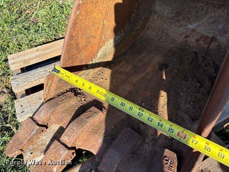 image for item FB3286 18