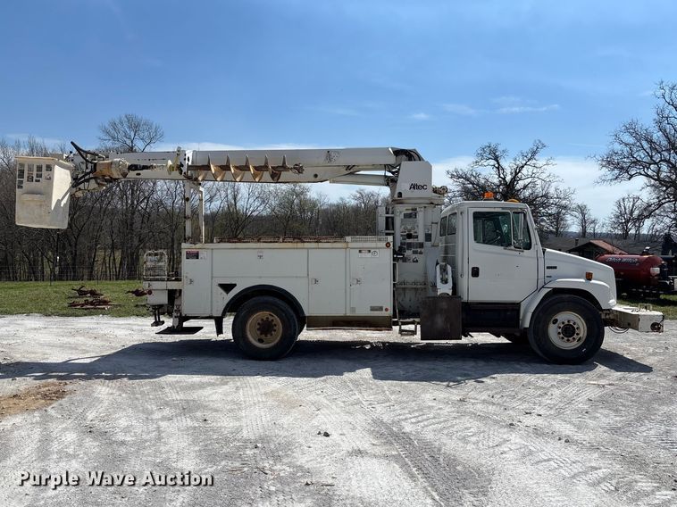 image for item FB3287 2003 Freightliner FL80 digger derrick truck