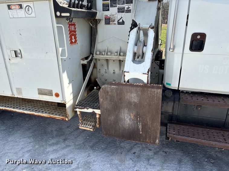 image for item FB3287 2003 Freightliner FL80 digger derrick truck