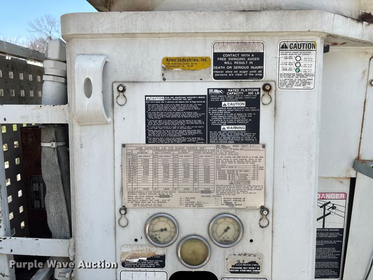 image for item FB3287 2003 Freightliner FL80 digger derrick truck