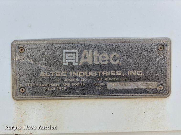 image for item FB3287 2003 Freightliner FL80 digger derrick truck