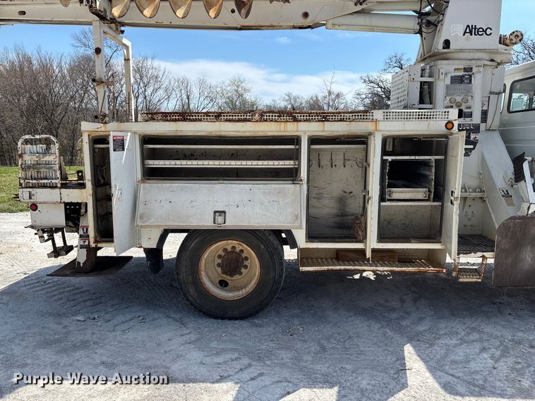 image for item FB3287 2003 Freightliner FL80 digger derrick truck