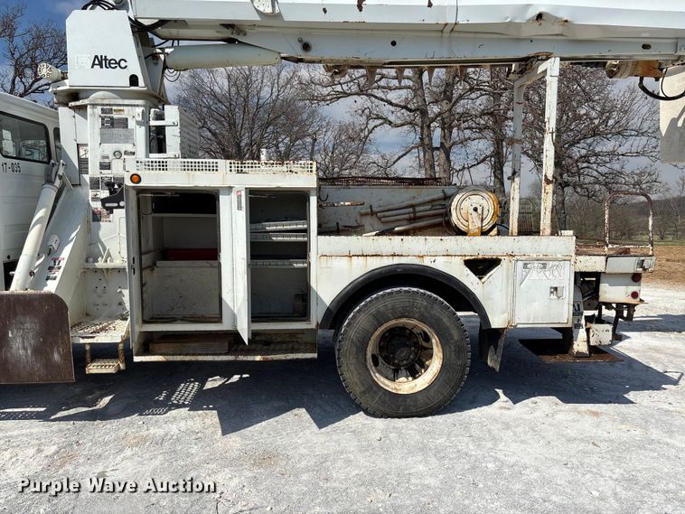 image for item FB3287 2003 Freightliner FL80 digger derrick truck