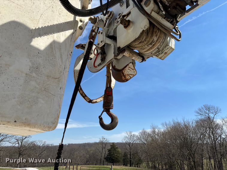 image for item FB3287 2003 Freightliner FL80 digger derrick truck