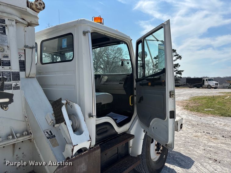 image for item FB3287 2003 Freightliner FL80 digger derrick truck