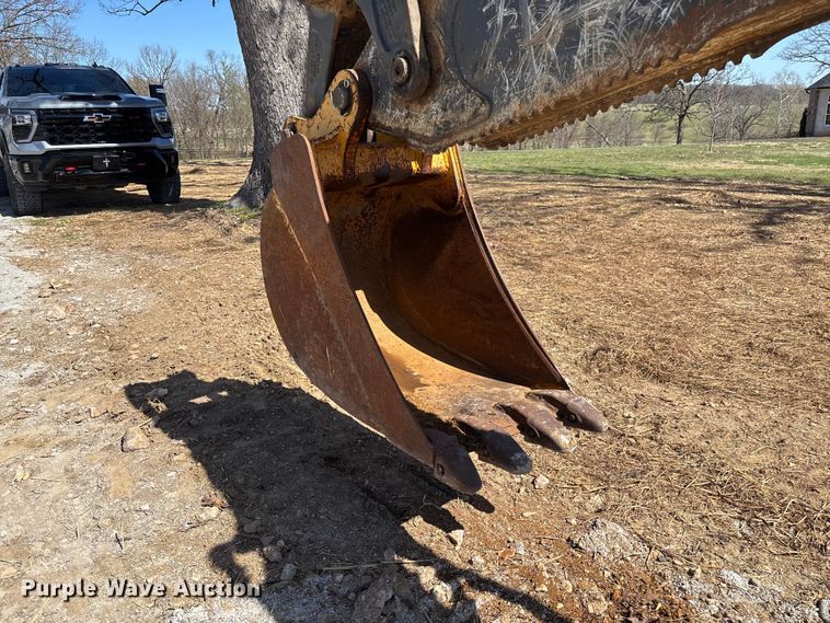 image for item FB3290 2017 John Deere 310SL HL backhoe