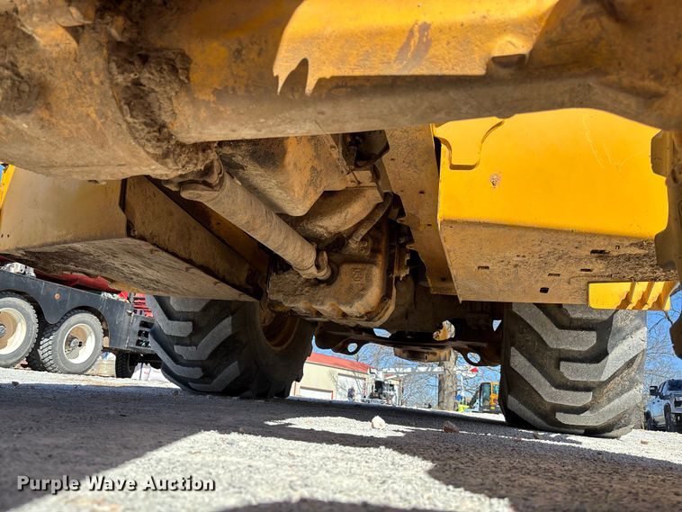 image for item FB3290 2017 John Deere 310SL HL backhoe