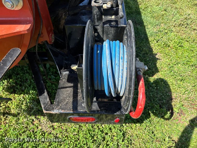 image for item FB3292 2024 Ditch Witch MV8 vacuum excavator