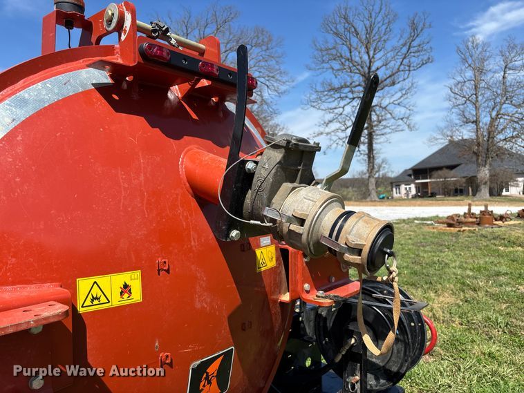 image for item FB3292 2024 Ditch Witch MV8 vacuum excavator