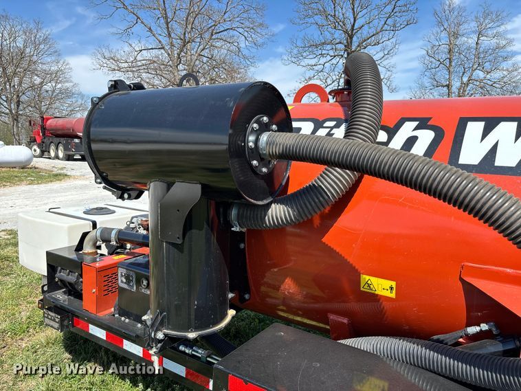 image for item FB3292 2024 Ditch Witch MV8 vacuum excavator