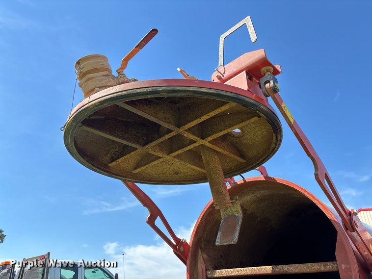 image for item FB3292 2024 Ditch Witch MV8 vacuum excavator