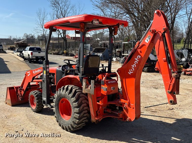 image for item FB3293 Kubota B26 backhoe