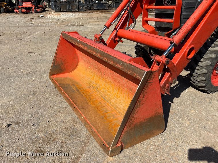 image for item FB3293 Kubota B26 backhoe