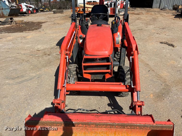 image for item FB3293 Kubota B26 backhoe
