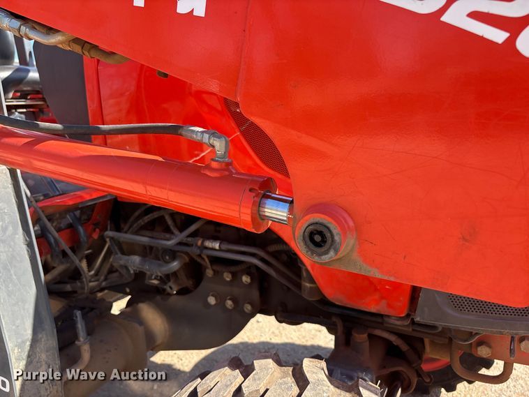 image for item FB3293 Kubota B26 backhoe