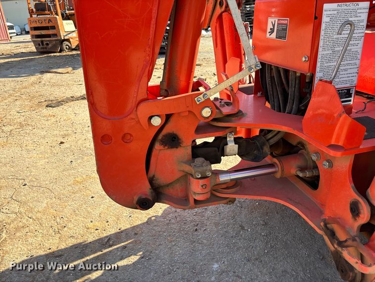 image for item FB3293 Kubota B26 backhoe