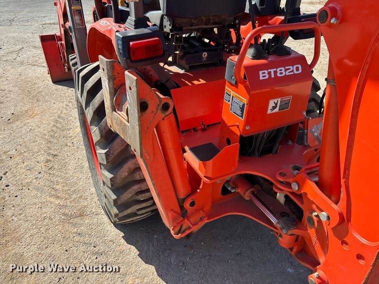 image for item FB3293 Kubota B26 backhoe
