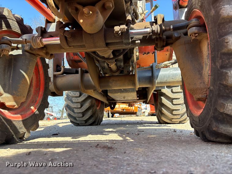 image for item FB3293 Kubota B26 backhoe