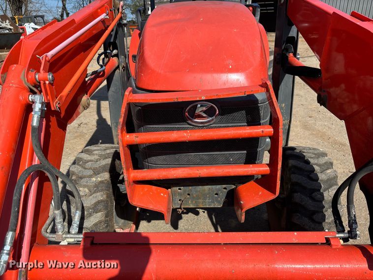 image for item FB3293 Kubota B26 backhoe