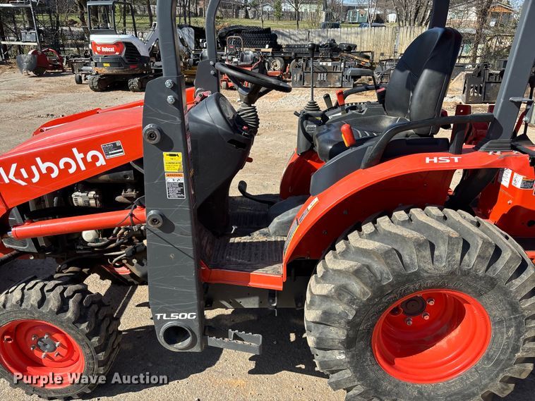 image for item FB3293 Kubota B26 backhoe