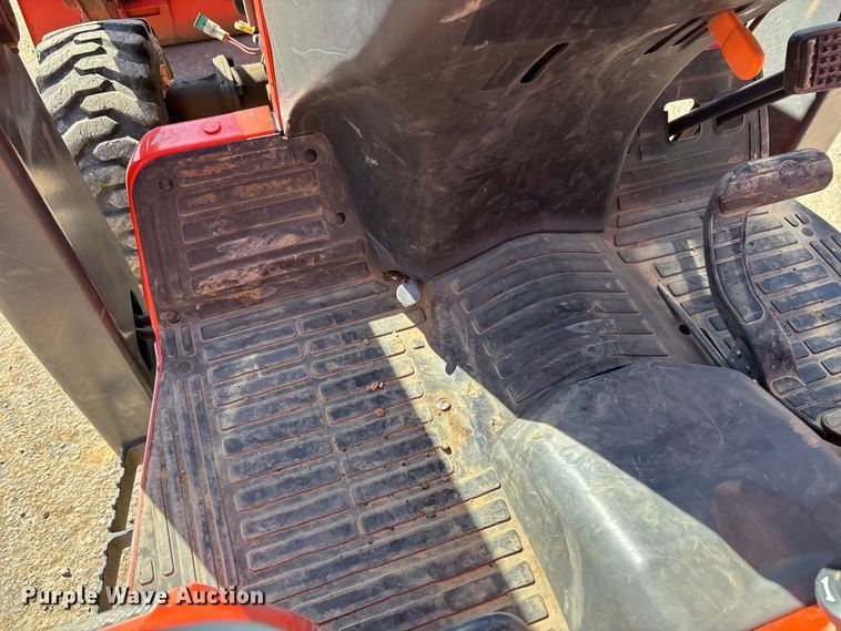 image for item FB3293 Kubota B26 backhoe