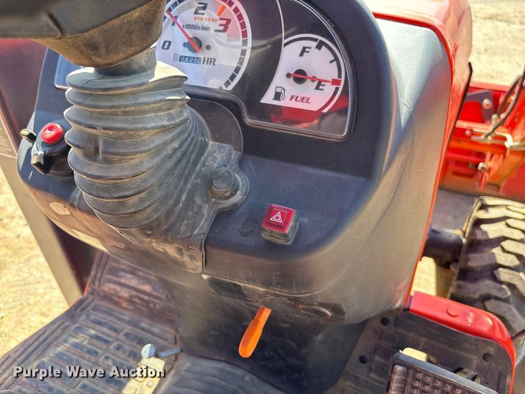 image for item FB3293 Kubota B26 backhoe