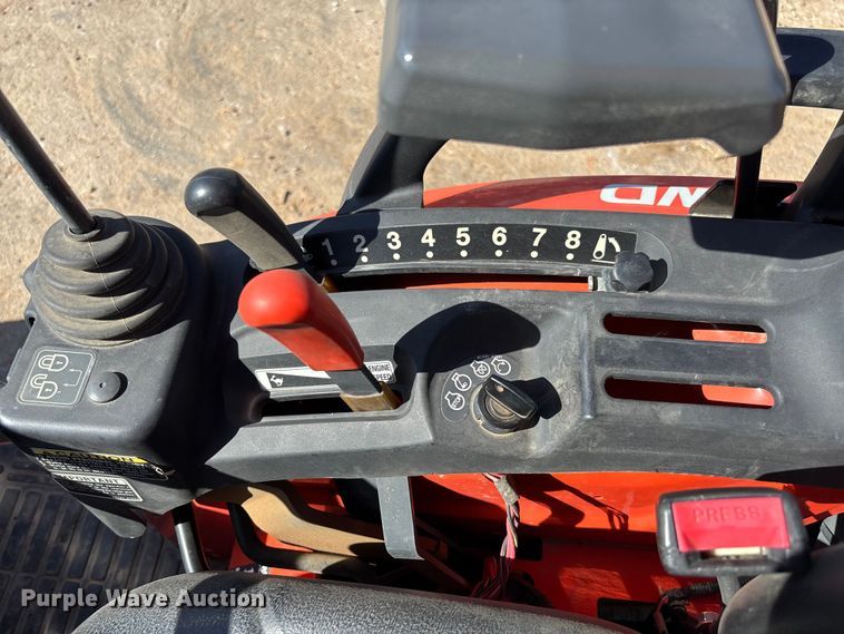 image for item FB3293 Kubota B26 backhoe