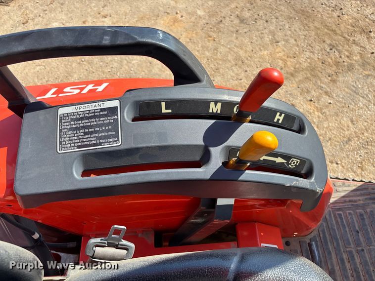 image for item FB3293 Kubota B26 backhoe