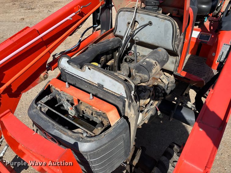 image for item FB3293 Kubota B26 backhoe