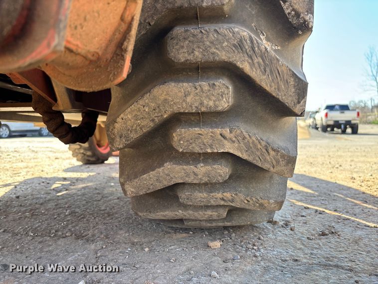 image for item FB3293 Kubota B26 backhoe