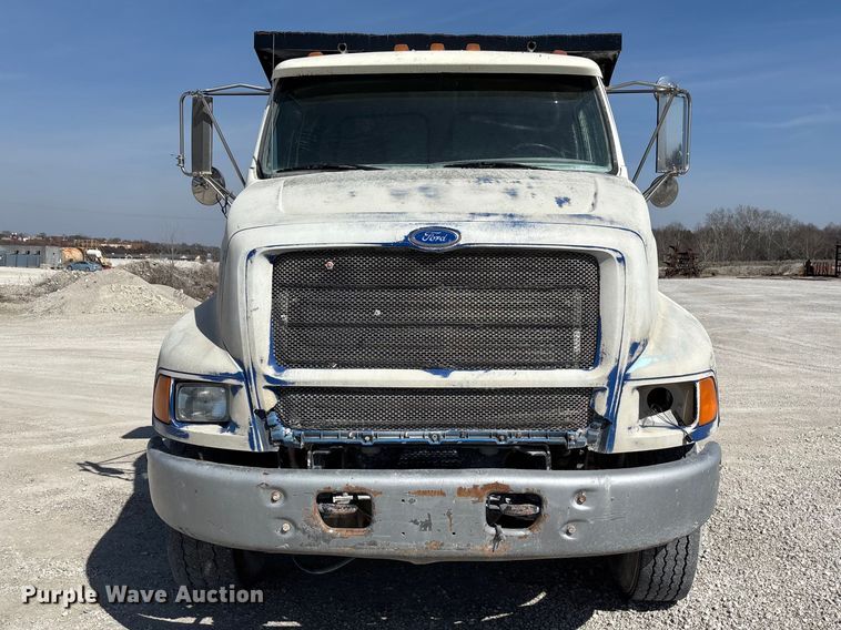 image for item FB3301 1997 Ford LT9513 dump truck