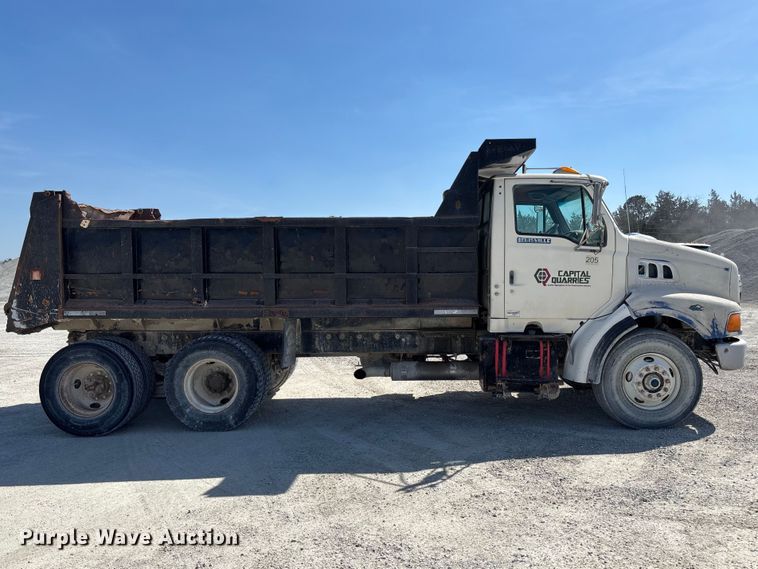 image for item FB3301 1997 Ford LT9513 dump truck