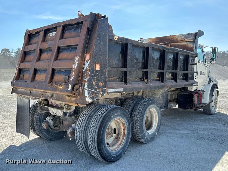 image for item FB3301 1997 Ford LT9513 dump truck
