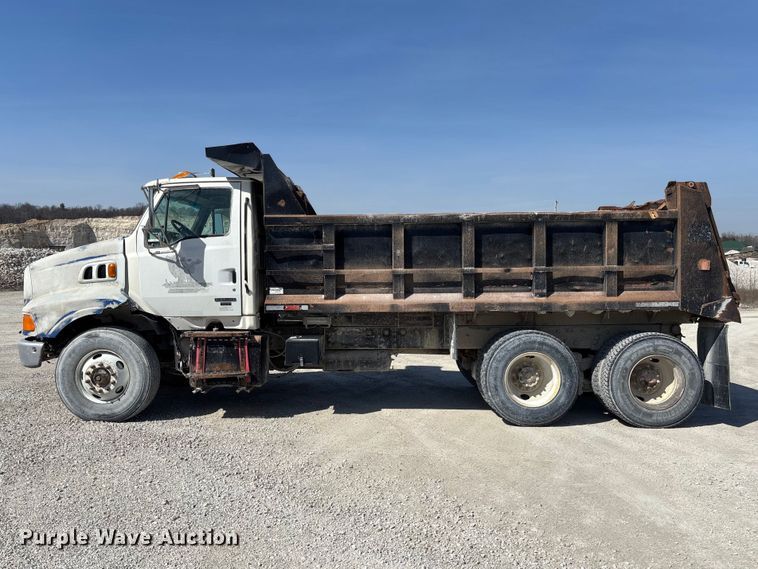image for item FB3301 1997 Ford LT9513 dump truck