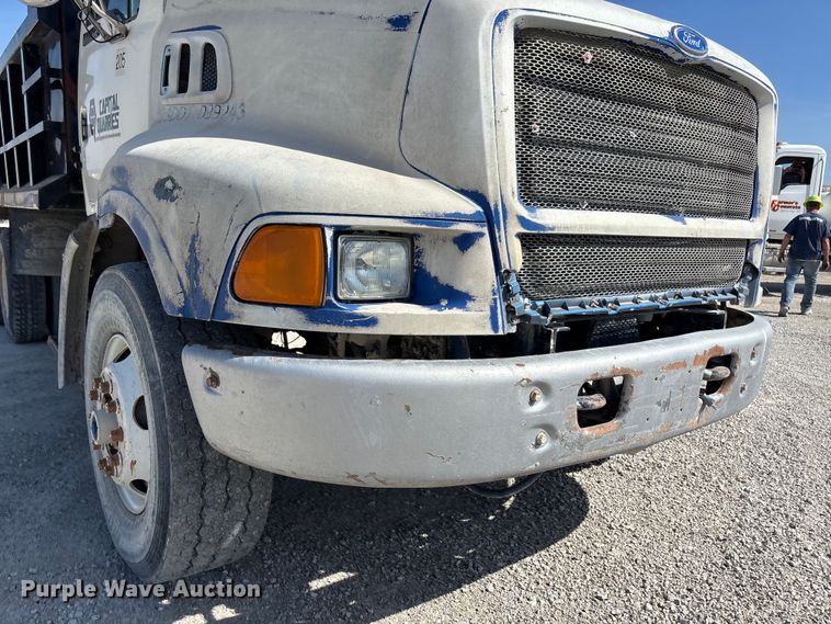 image for item FB3301 1997 Ford LT9513 dump truck