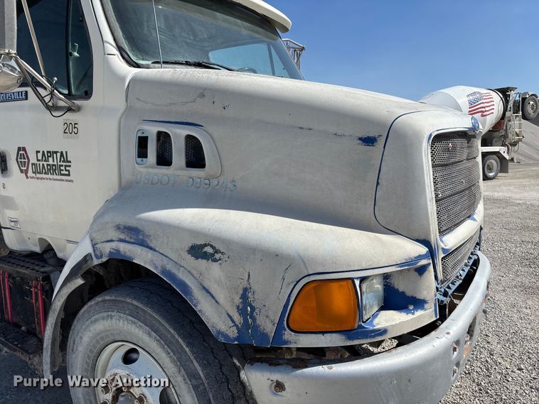 image for item FB3301 1997 Ford LT9513 dump truck