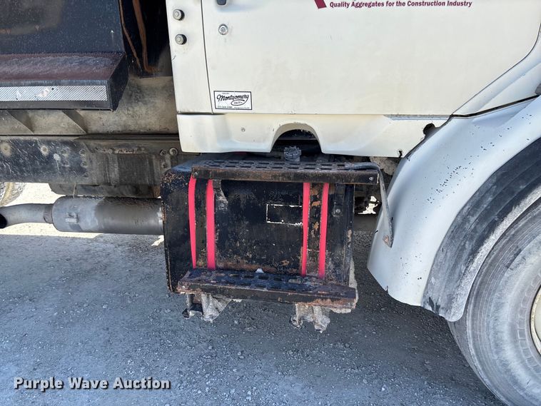 image for item FB3301 1997 Ford LT9513 dump truck