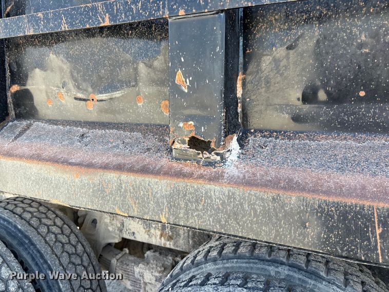 image for item FB3301 1997 Ford LT9513 dump truck