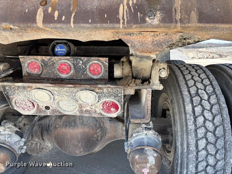 image for item FB3301 1997 Ford LT9513 dump truck