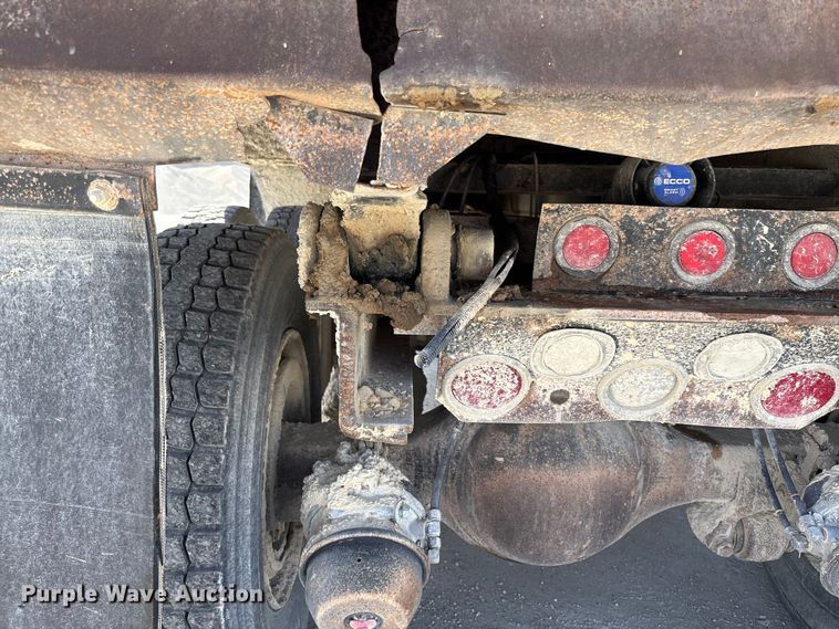 image for item FB3301 1997 Ford LT9513 dump truck