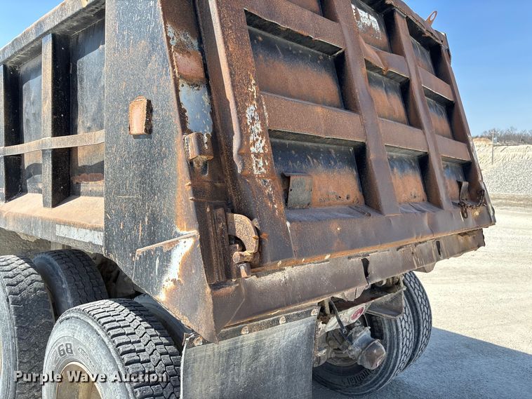 image for item FB3301 1997 Ford LT9513 dump truck