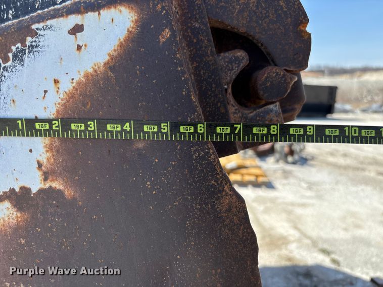 image for item FB3301 1997 Ford LT9513 dump truck