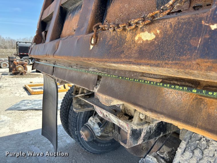 image for item FB3301 1997 Ford LT9513 dump truck