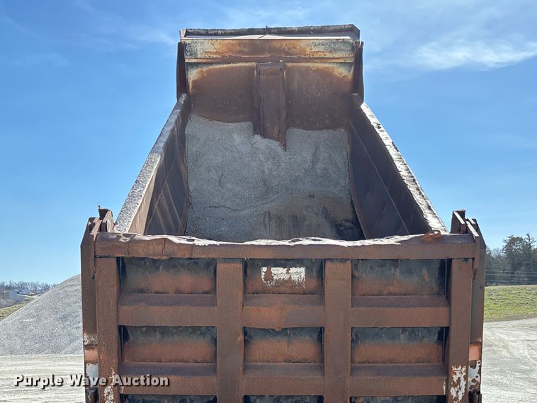 image for item FB3301 1997 Ford LT9513 dump truck