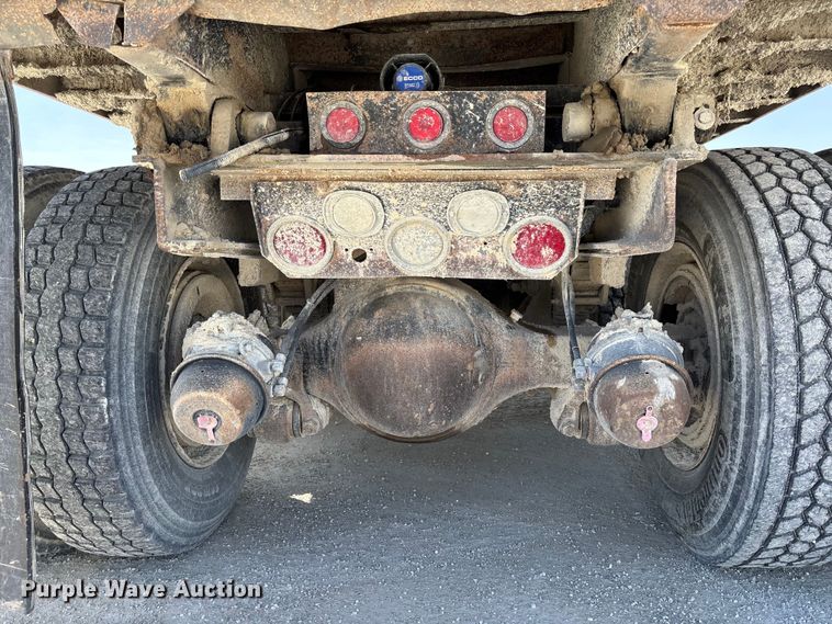 image for item FB3301 1997 Ford LT9513 dump truck