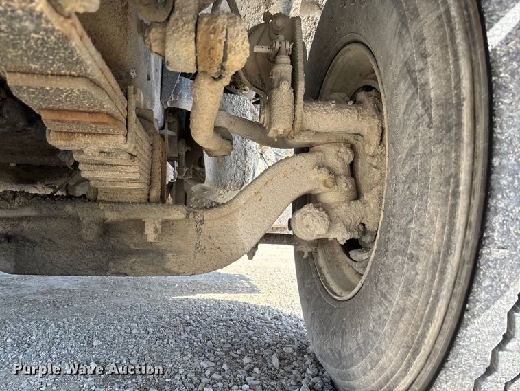 image for item FB3301 1997 Ford LT9513 dump truck